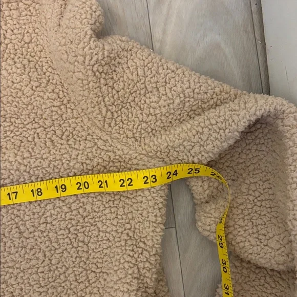 Tommy Hilfiger Beige Sherpa Fleece pull over - Picture 4 of 9